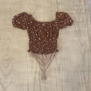 ASTR The Label Floral Ruched Bodysuit